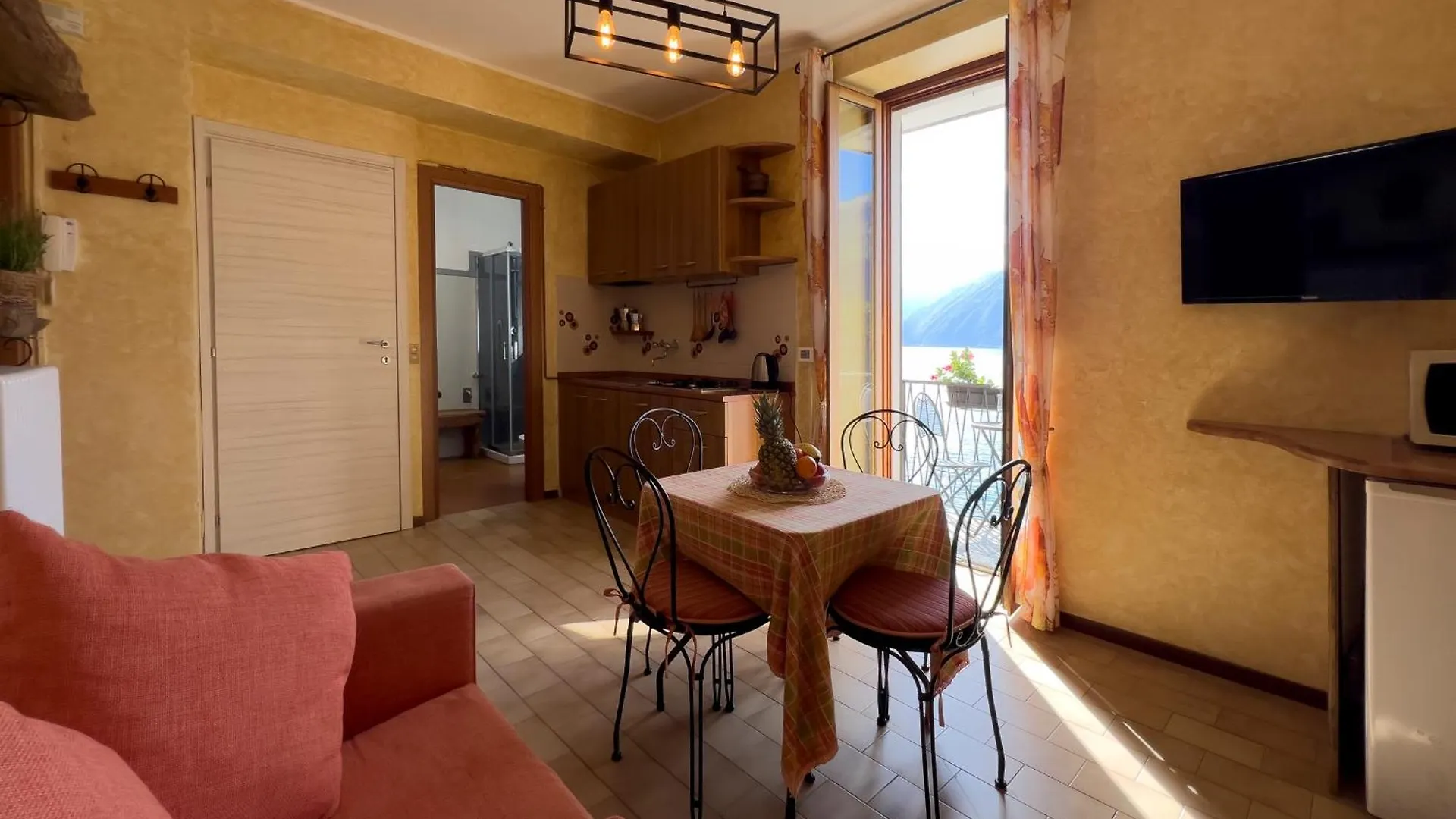 Appartamento Try On Lake Como With Balcony location