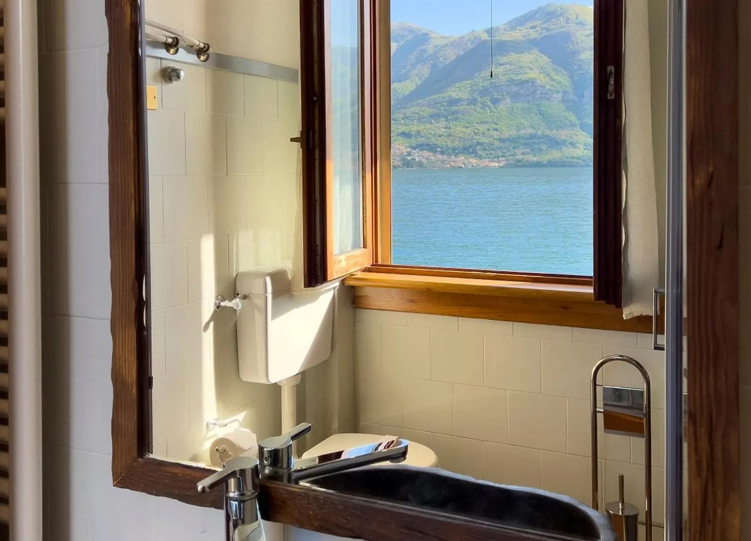 Apartment Appartamento Try On Lake Como With Balcony Lezzeno